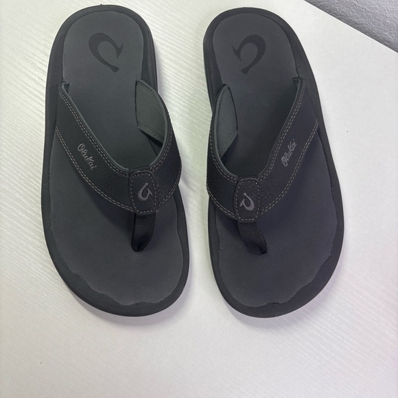 OluKai Size 8 Black Flip Flops Women’s - Picture 2 of 8